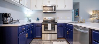 The Roost, 3BR Cozy Retreat by Velvet Ditch Villas