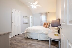 3 bedrooms, iron/ironing board, Internet, bed sheets