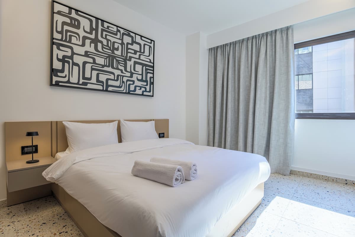 Anoor 304 | 1 bedroom, premium bedding, minibar, individually decorated