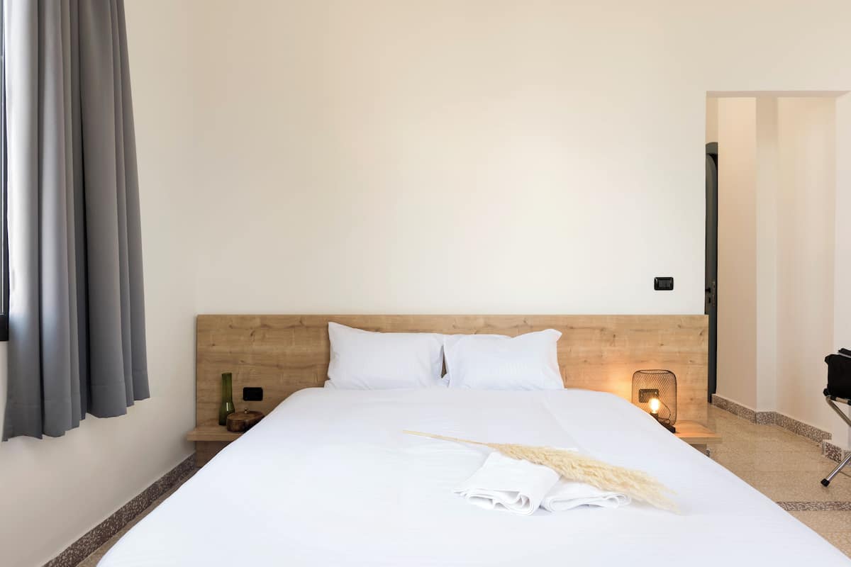 1 bedroom, premium bedding, minibar, individually decorated