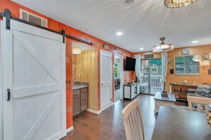 Interior - Hilton Head’s Ultimate Beachside Paradise! (Hilton Head Island)