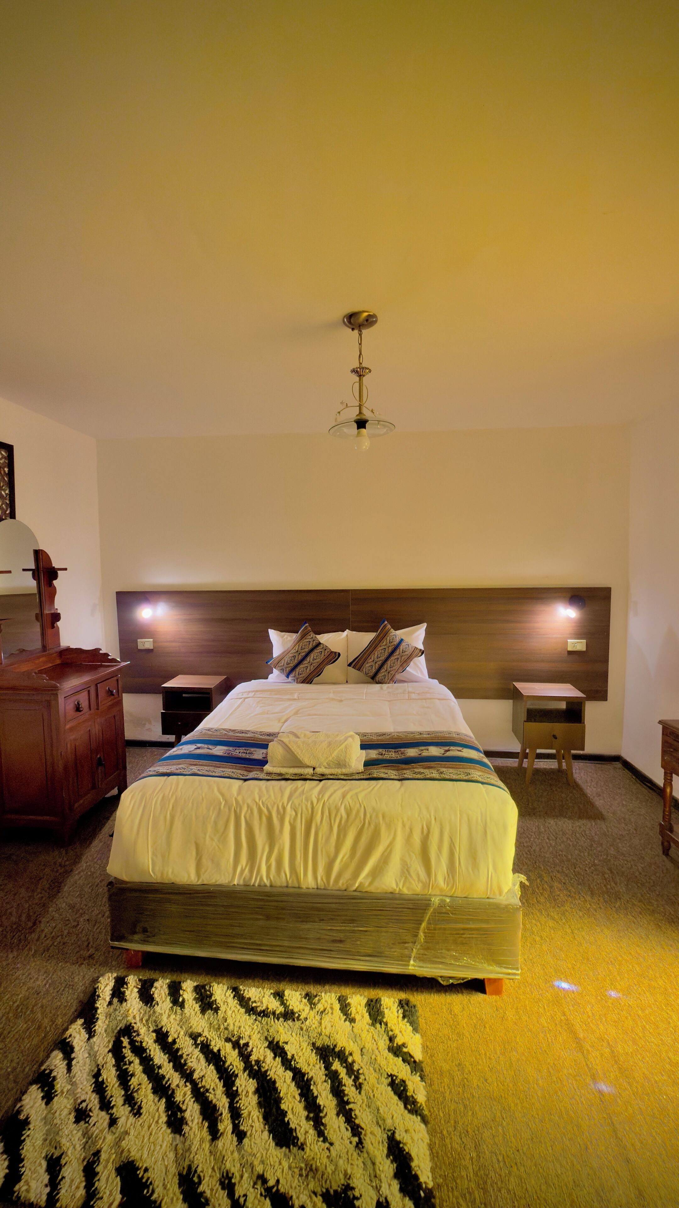 Desk, free WiFi, bed sheets