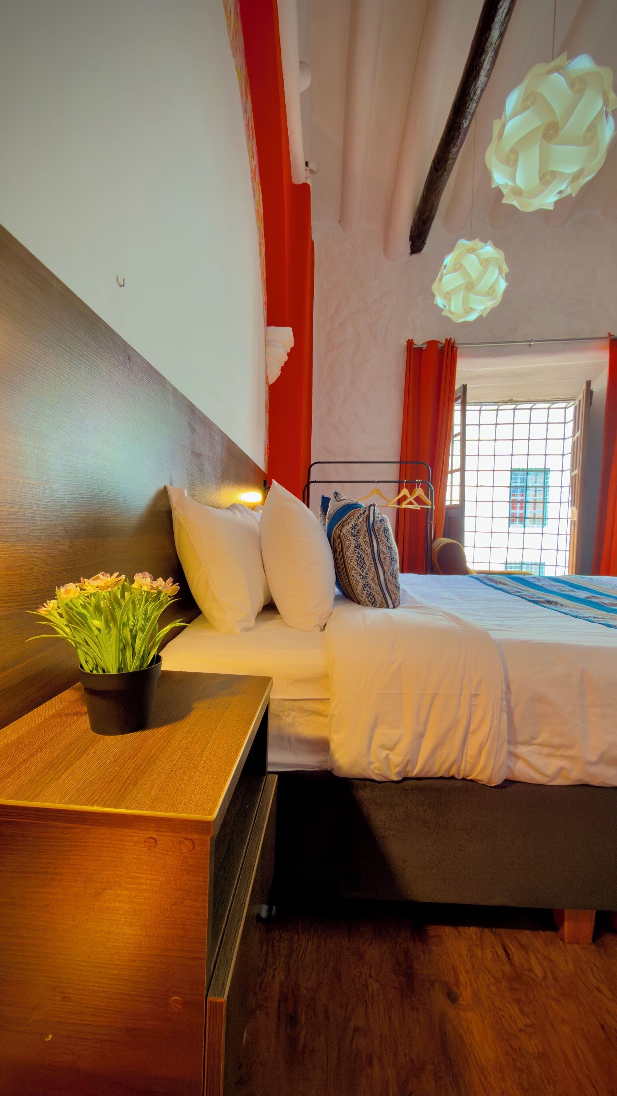 Desk, free WiFi, bed sheets