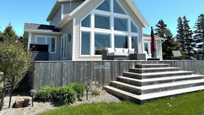 Exterior - Water View Cottage With Access To River & Minutes To Sandy North Shore Beaches (Kensington)