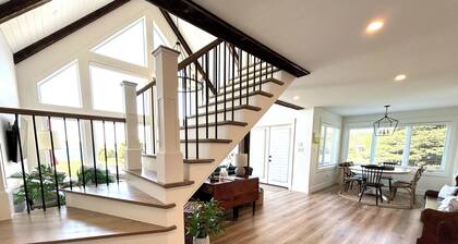 Water View Cottage With Access To River & Minutes To Sandy North Shore Beaches