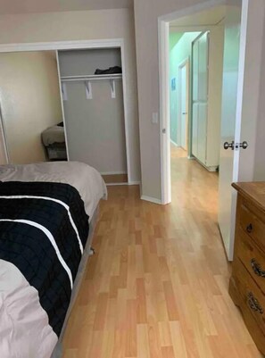 1 Schlafzimmer, Bügeleisen/Bügelbrett, kostenloses WLAN, Bettwäsche