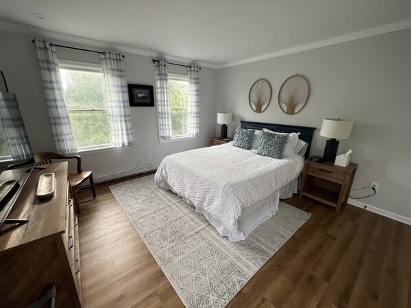 4 bedrooms, iron/ironing board, travel cot, free WiFi - Secluded Warwick Retreat on 3 Acres Next to Winery- 1 Hr from NYC! (Warwick)