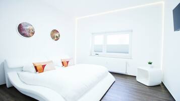 2 Schlafzimmer, Zimmersafe, Schreibtisch, Bügeleisen/Bügelbrett