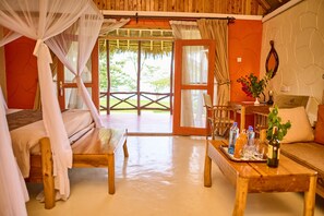 特级村舍, 1 张大床, 湖景 | 起居区 | 40-英寸纯平电视(配备收费电视频道)