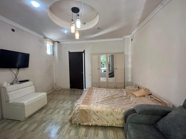 1 bedroom, free WiFi, bed sheets