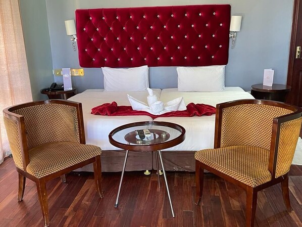 Premium bedding, down duvets, pillow-top beds, desk