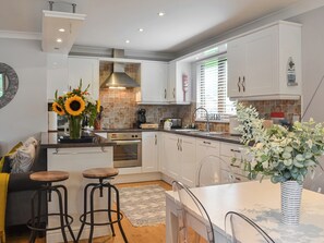 Dishwasher, high chair - 2 bedroom accommodation in Bridlington (Bridlington)