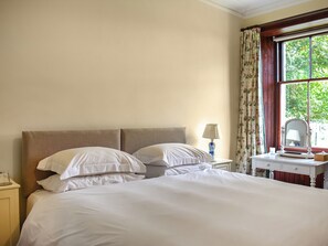 4 chambres, accès au Wi-Fi (inclus), literie fournie