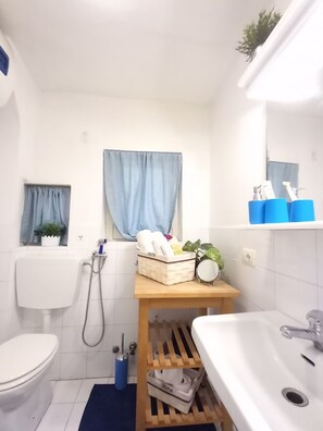 Shower, hair dryer, towels, soap - White House - 200m from Subway (Catania)