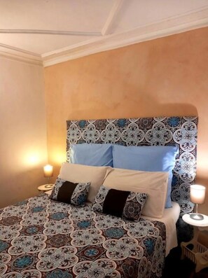 1 bedroom, desk, iron/ironing board, travel cot - White House - 200m from Subway (Catania)