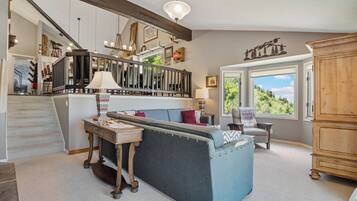 40-inch flat-screen TV with digital channels, fireplace