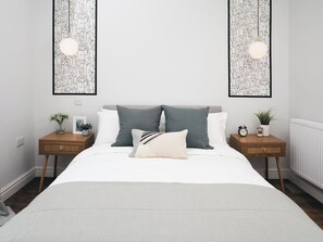 2 bedrooms, free WiFi, bed sheets - Basin Cottage - UK45209 (Whaley Bridge)