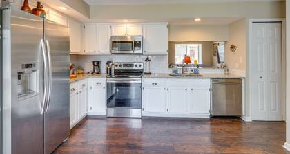 Ponte Vedra Beach Family Home: 2 Mi to Beaches!