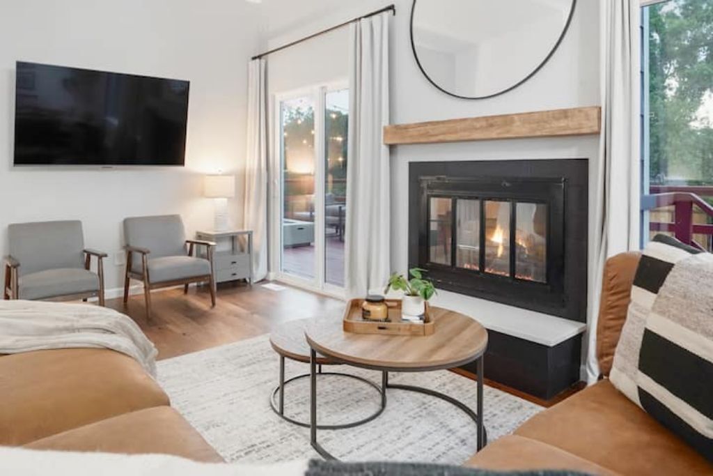 Modern Standley Lake Retreat. HOT TUB. GAME ROOM