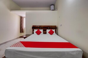 Quarto casal luxo | Wi-Fi de cortesia, roupa de cama