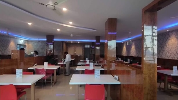 Restaurant - Preethi Hotel - Urban Express Stay (Anekal)