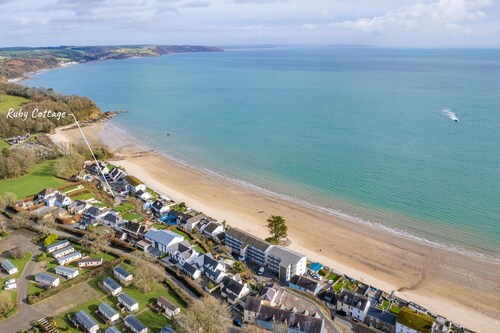 Ruby Cottage - Beachside Cottage with Views