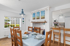 Dining - Ruby Cottage - Beachside Cottage with Views (Saundersfoot)