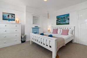 3 bedrooms, iron/ironing board, travel cot, free WiFi