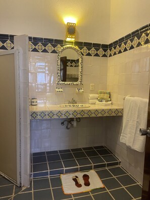 Handtücher, Seife, Toilettenpapier