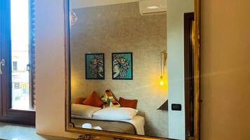 Apartment, 1 Bedroom, Balcony, City View | Interior