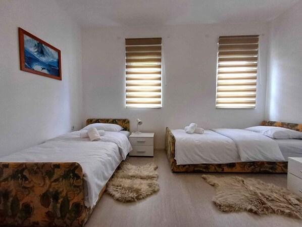 2 chambres, lit parapluie, accès Internet