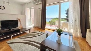 Unclassified image, 4 of 30, button - Holiday apartment near the old town (Krk)