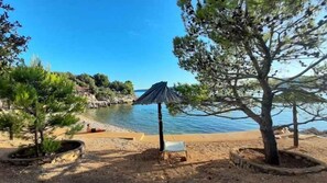 Beach nearby - Holiday apartment with air conditioning and balcony (Krk)