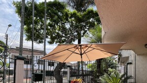 Terrace/patio - CASA HOTEL FLOR DEL VALLE (Cali)