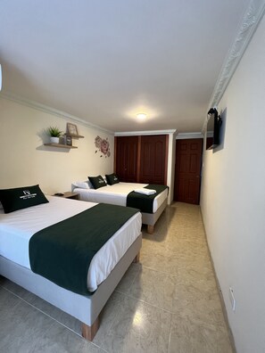 Comfort kamer | Hypoallergeen beddengoed, een bureau, een laptopwerkplek, gratis wifi