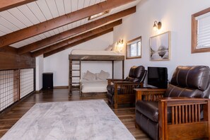 3 chambres, coffres-forts dans les chambres, fer et planche à repasser