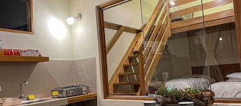 Light Wood - Cabaña Nogal
Hermosa Cabaña en el centro del pueblo de Huaran