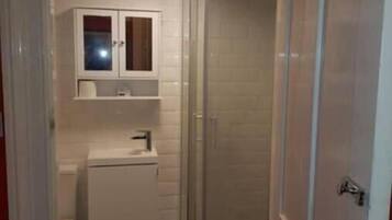 Apartment | Bathroom