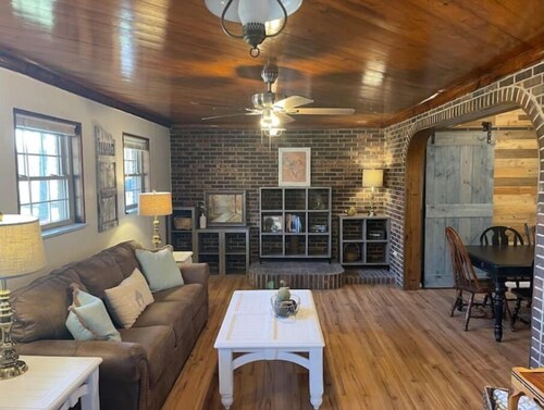 Ozark Valley Retreat & Glamp