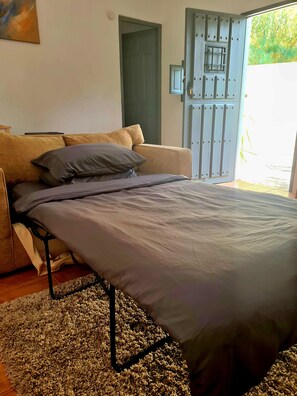 1 chambre, fer et planche à repasser, Wi-Fi gratuit, draps fournis