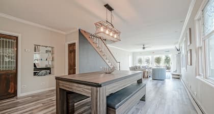 Mineola Manor Lake House