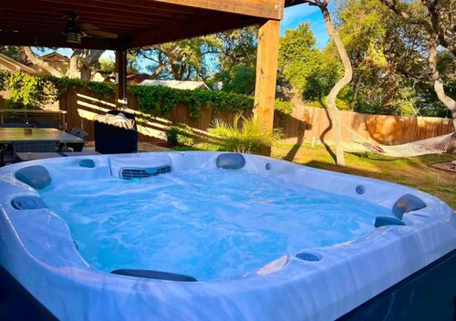 Hot Tub-Dog & Kid Friendly-FREE digital guidebook!