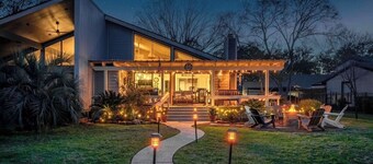 Jet Ski&GolfCart Rental,Firepit,Dock,LilyPad, Kayaks,SUP,Arcade,Projector Rental