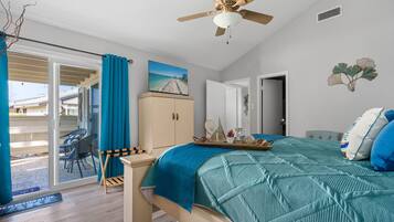 4 bedrooms, in-room safe, desk, iron/ironing board