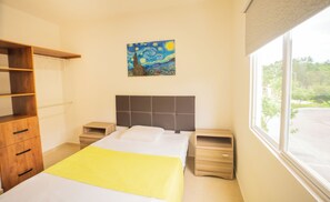 2 多间卧室、熨斗/熨衣板、WiFi、床单