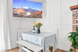 Dining - Hidden Acres— Mountain View, Family Space By USAFA! (Colorado Springs)