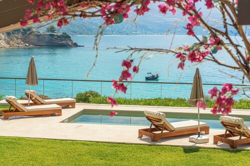 Seafront luxurious 3-bedroom villa with private swimming pool.