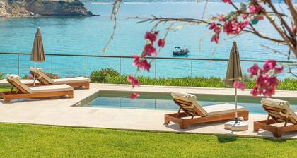 Seafront luxurious 3-bedroom villa with private swimming pool.