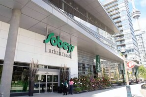 Exterior - Movich Inn (Toronto)