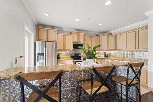 Private kitchen - One block from Indian Rocks Beach in he heart of Independence Square! (Indian Rocks Beach)